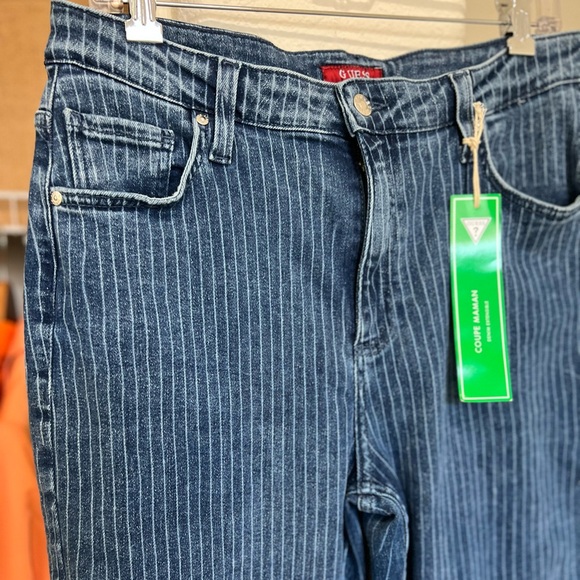 GUESS Mom Fit Stretch Jeans - Picture 3 of 11